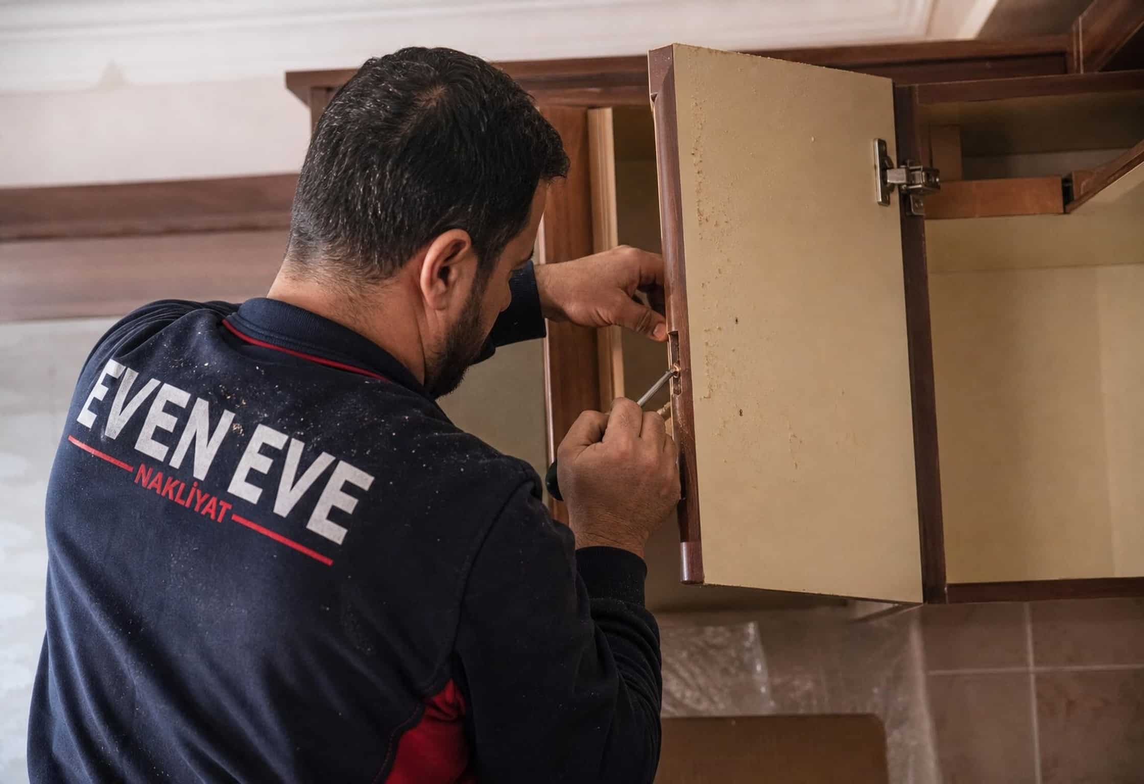 Hakkımızda kapsamında duvar dolabinin sokum oncesi baglanti kontrolu